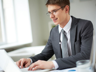 高端网站建设的设计师会为客户进行一对一的沟通交流